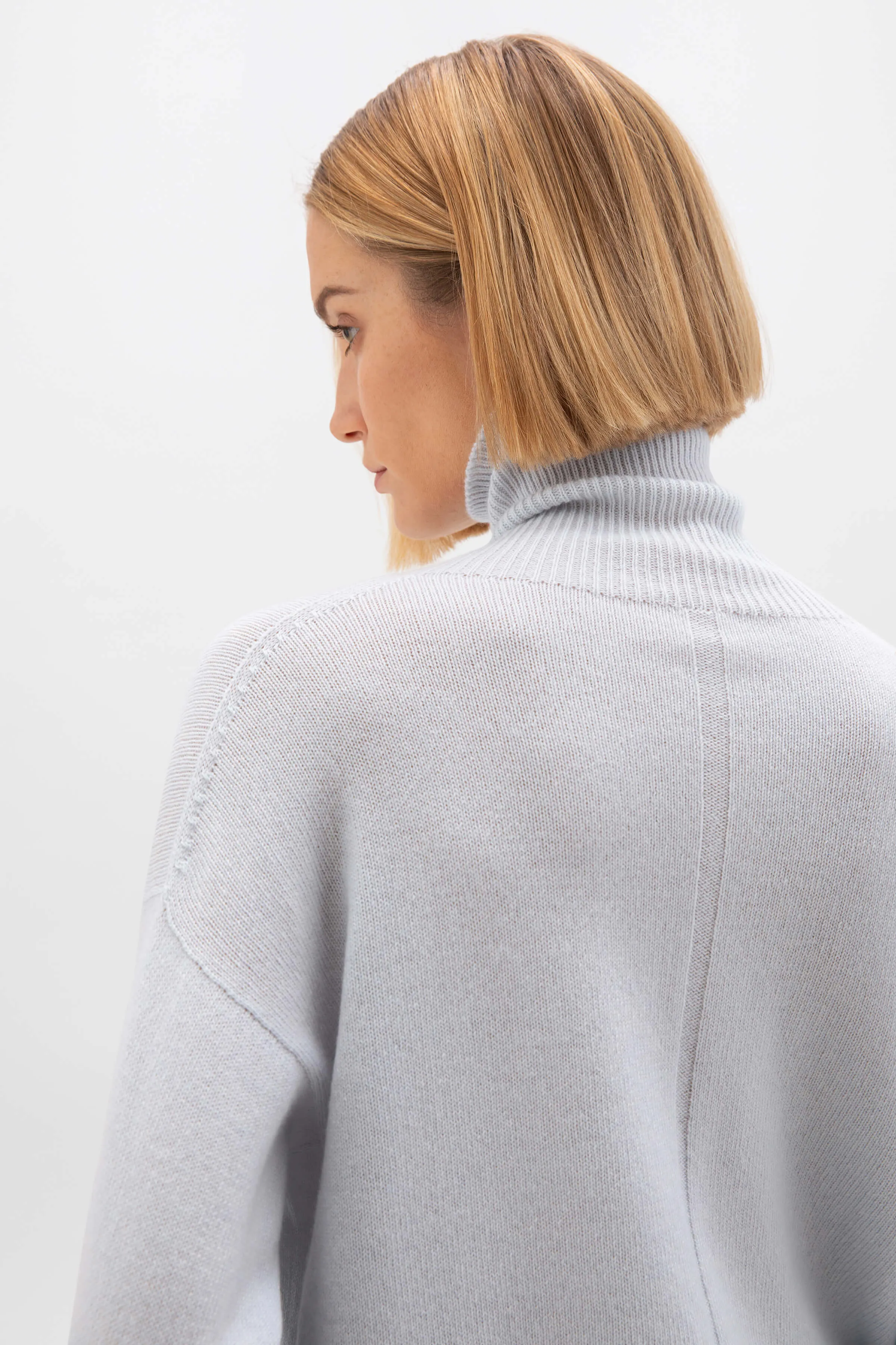 Gauzy Cashmere Roll Neck